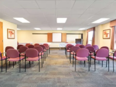 Super 8 by Wyndham Barrie South Hotels in Barrie