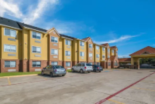 Quality Inn & Suites North Mesquite I-30