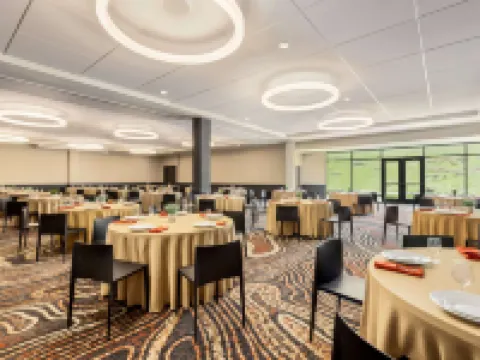 起源紅石酒店 - 温德姆酒店 戈爾登酒店