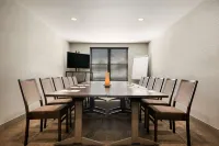 Country Inn & Suites by Radisson, Minneapolis West, MN Hotels in Minnetonka