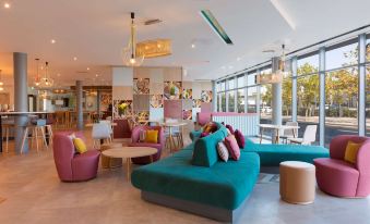 Hampton by Hilton Ashford International