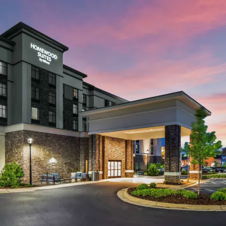 Homewood Suites by Hilton Greensboro Wendover Отели рядом с достопримечательностью «Торговый центр Four Seasons»