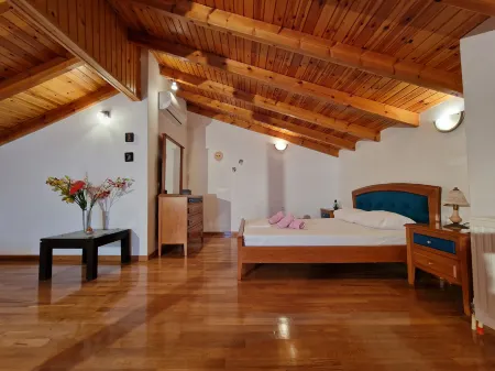 The Mirador Boutique Villa with Scenic Sea View