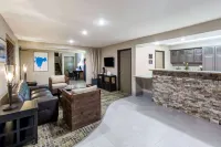 Super 8 by Wyndham Spirit Lake/Okoboji Hotels in Center Grove