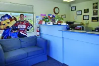 Travelodge by Wyndham Clearlake Hotels in Cobb