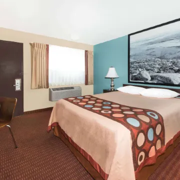 Super 8 by Wyndham Midwest City OK