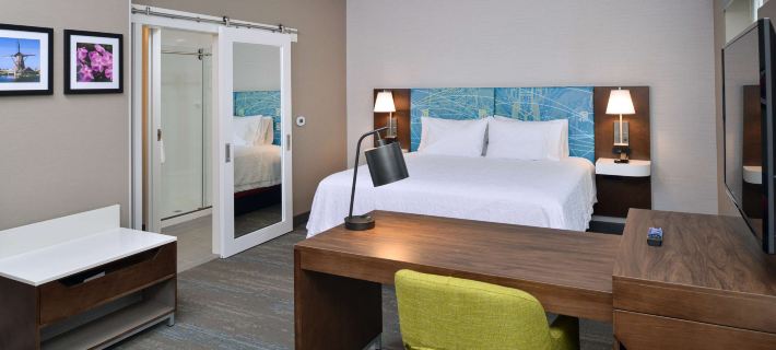 Hampton Inn & Suites Adrian Hotels in Lenawee County