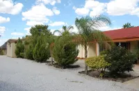 Mango Guesthouse Hoteles cerca de Chicco Mall