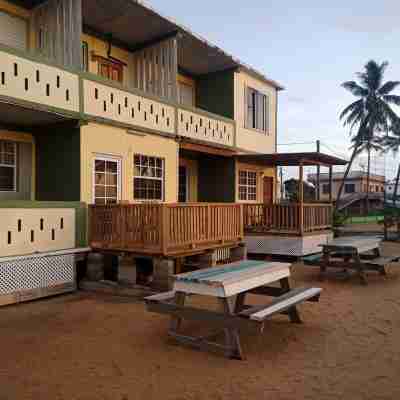 Pal's on the Beach - Dangriga, Belize Hotel Exterior