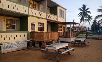 Pal's on the Beach - Dangriga, Belize