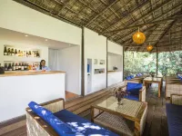 Rainbow Lodge Hoteles en Thma Bang
