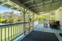 Aloha Junction Bed and Breakfast -Minutes Away from Hawaii Volcanoes National Park Hotels in Volcano