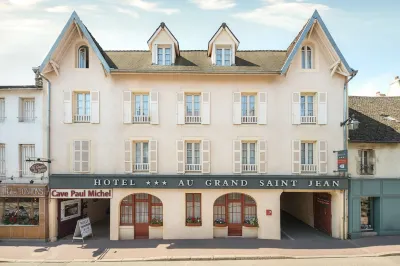 Au Petit Saint Jean Hotels in 