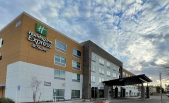 Holiday Inn Express & Suites Phoenix - Airport North