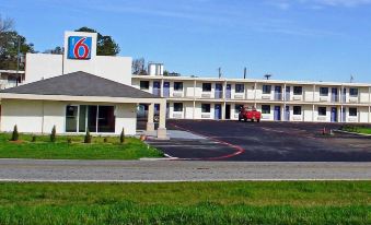 Motel 6 Sulphur Springs, TX