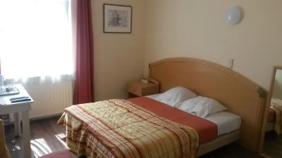 Hotel Queen Mary Hotels in Sint-Jans-Molenbeek