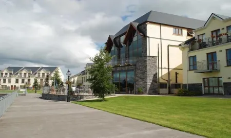 Leitrim Marina Hotel Отели в г. Каррик-он-Шеннон