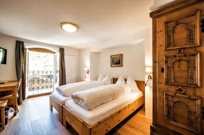 Hotel Münsterhof Hotels in Tschierv