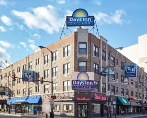 HOTEL VERSEY CHICAGO LINCOLN PARK Hotels near Lakeview