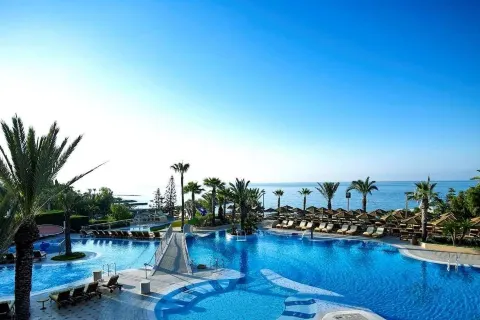 Four Seasons Hotel