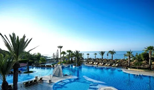 Four Seasons Hotel Hotels in Pýrgos