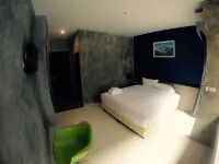 The Peak Boutique Hotel فنادق في Ron Phibun