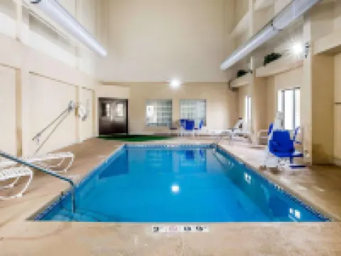 Clarion Pointe Albemarle Hotels in Stanly County