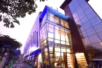 Hotel Kridha Residency - Opposite Prem Mandir Vrindavan Các khách sạn gần Govinda Dev ji