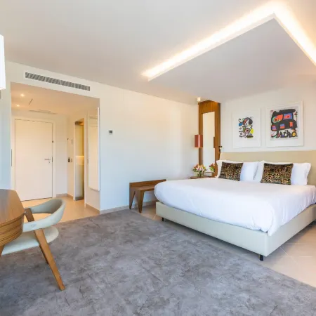 Regency Salgados Hotel & Spa Отели рядом с достопримечательностью «Пляж Аррифеш»