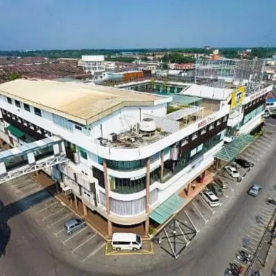 ホテル スフェラ マリーナ・アイランド周辺のホテル