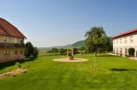 Hôtel du Bollenberg - Restaurant "Côté Plaine" - Spa de la Colline Hotel a Guebwiller