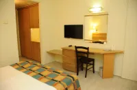 Adi Hotel