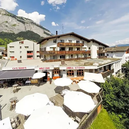 Arena Lodge Hotele w: Flims