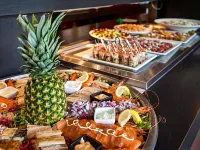 Hotel and Restaurant van Saaze - sarapan