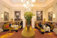 La Maison Hotel - Desayuno