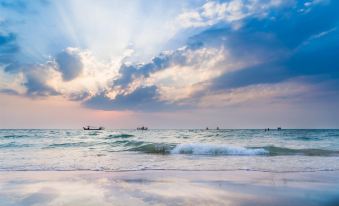 The Leaf on the Sands by Katathani