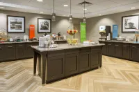Hampton Inn and Suites Newport/Cincinnati Hotels in Bellevue