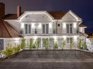 Dozsa Residence