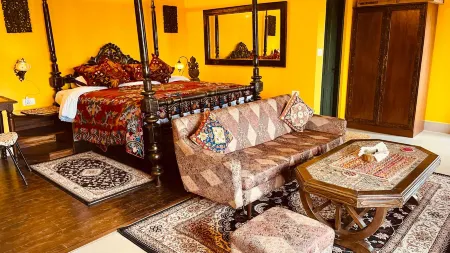 Habba Kadal Kashmiri Heritage Hotel & Hub