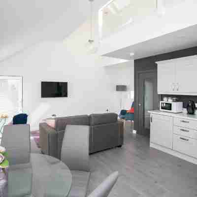 Coast & City - Eglinton Street Others