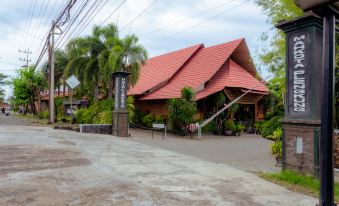 Mahkota Plengkung Hotel by ecommerceloka