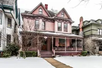 Hollerstown Hill Bed and Breakfast Hotels in Frederick