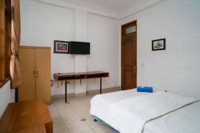 Puri Saras Bintaro Syariah Mitra RedDoorz Hotel dekat Toko Kertas Adhika