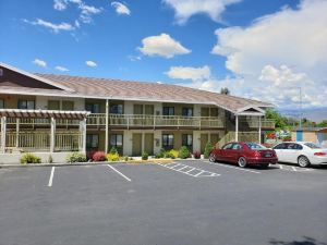 Airport Inn