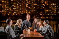 Granville Island Hotel - bar