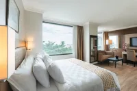 Almadera Hotel Makassar Hotel di Maloku