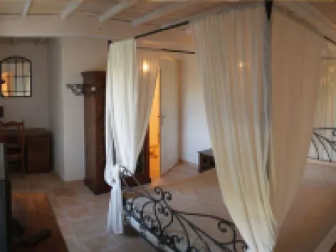 Mas Dansavan Chambres d'hôtes Hotels in Oppede