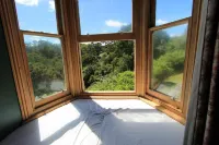 Kerrellie Cottages 2, 4 & 8 Reid Street