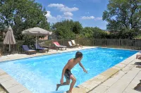 Mas Montluzia Hotels in Cascastel-des-Corbières