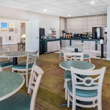 Days Inn by Wyndham Del Rio